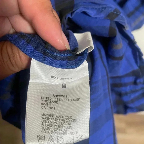 LRG men’s striped casual short sleeve button down shirt size Medium - Picture 3 of 4